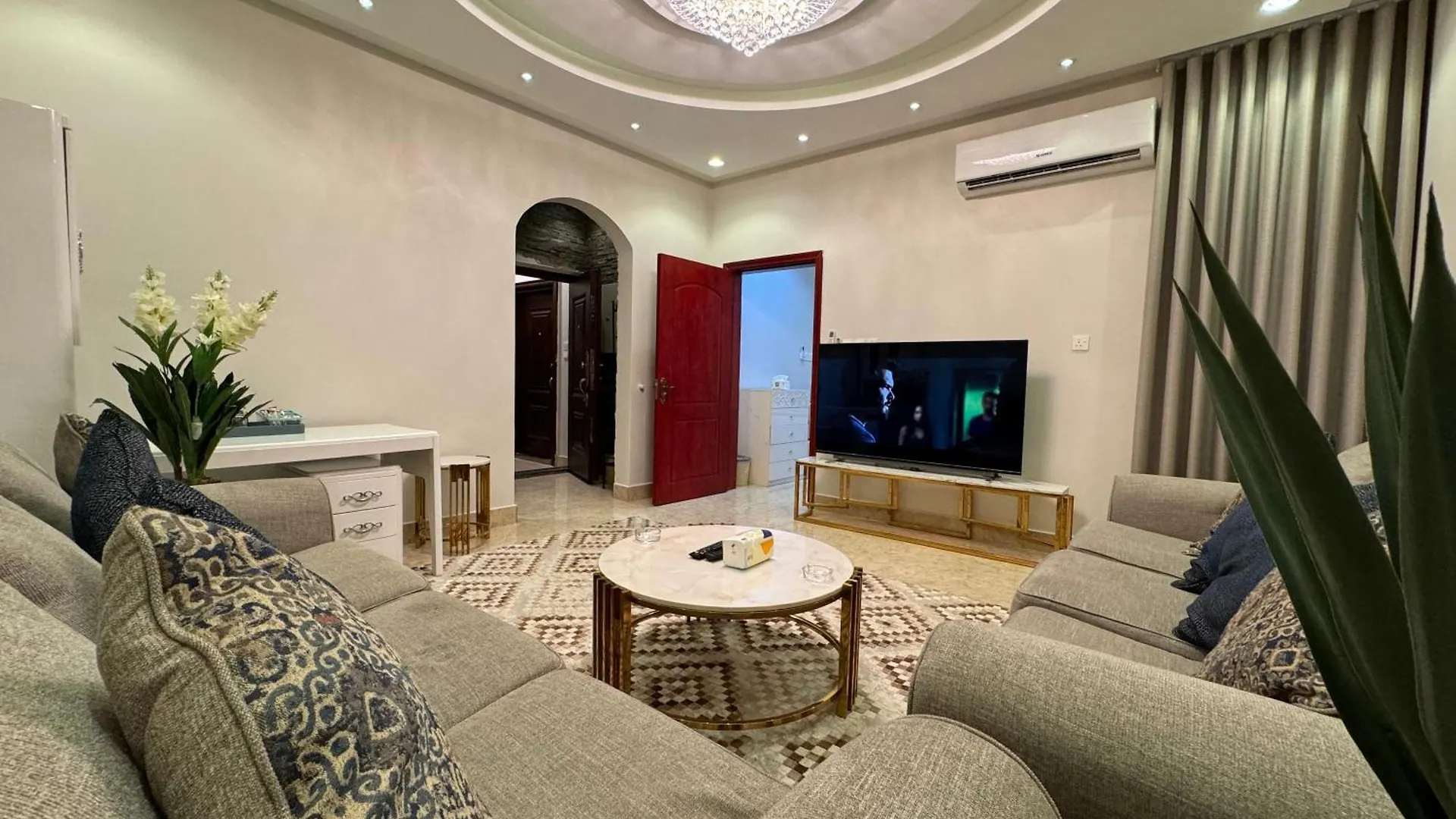 شقة فاخرة غرفة وصالة النرجس 22 Riyadh