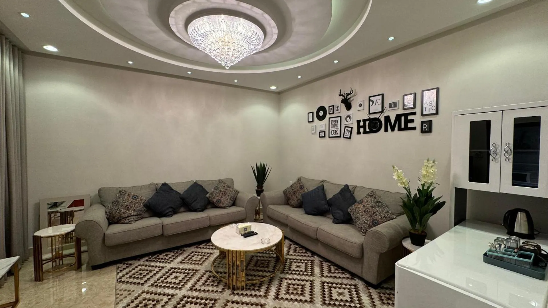 Apartment شقة فاخرة غرفة وصالة النرجس 22 Riyadh Saudi Arabia